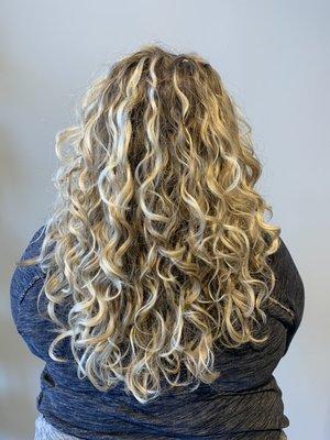 Curly cut and curl light