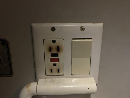 Head GFCI outlet burnt out, undersized wiring, too much draw from a hairdryer. Gybe Marine - Marine Electrical - Hilton Head, SC.