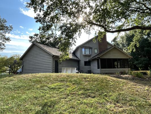 Olympic Hills home BEFORE being painted navy & white