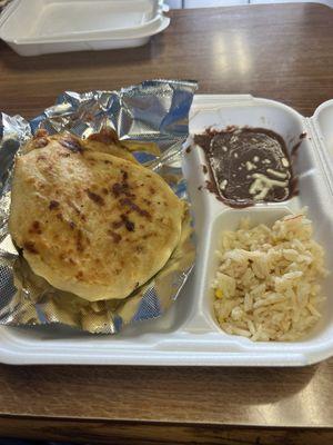 Chicharron & pollo pupusa