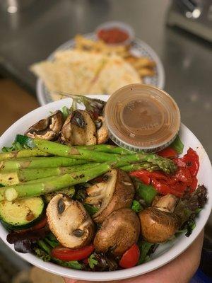 Roasted Veggie Salad (cafe)