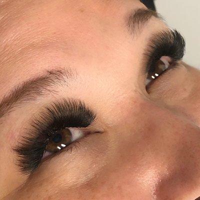 Volume lashes