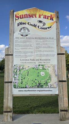 Disc Golf sign and rules.