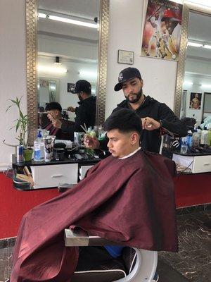 D'Francis & Tony Estilo Barber Shop