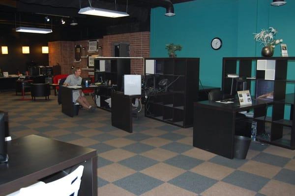 Available workstations for rent by the hour, day, month, week, year