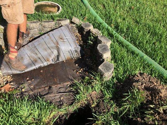 Septic tank lid