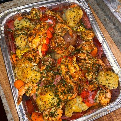 Seafood Platter- Lobster, Sausage, Shrimp, Potatoes, Broccoli and Carrots  for catering purposes