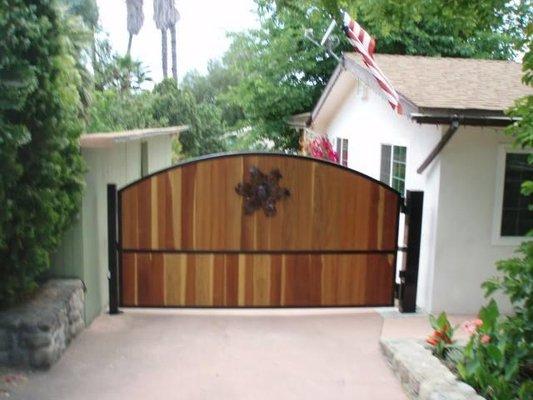 Magnum Fence is the leading provider of state-of-the-art Automated Entry Systems, Industrial Fences and Security Gates of all...