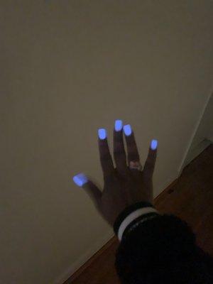 Glow nails