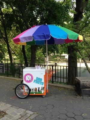 Yappy Treats Cart™ all-natural gourmet Frozen Yogurt Dog Treat Co. NYC. Dogfroyo™ dog froyo