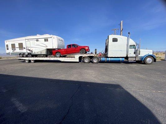 Damage to fifth wheel. Entire rig needed tow in one piece.