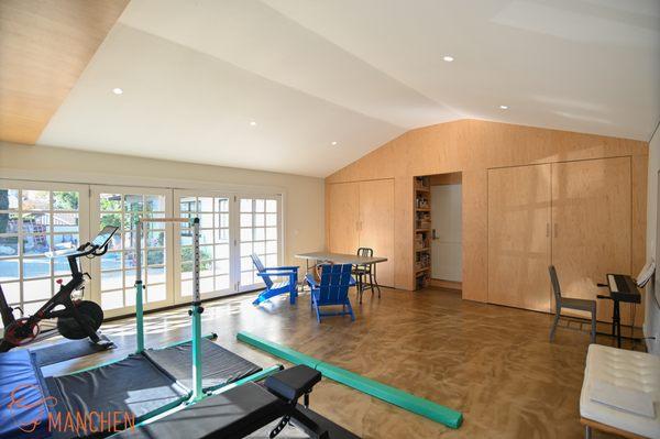 La Canada,
Custom Built-In Storage in Garage