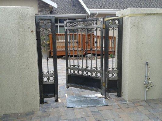 And this gate matches the 26-foot side gate