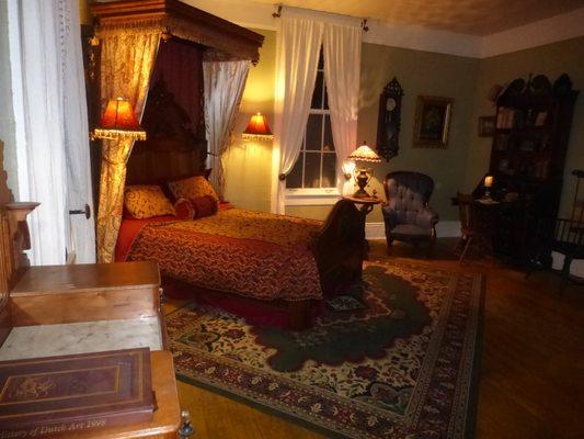 Sleep like Royalty in Wiley's Room at Mulberry Lavender Farm and B&B