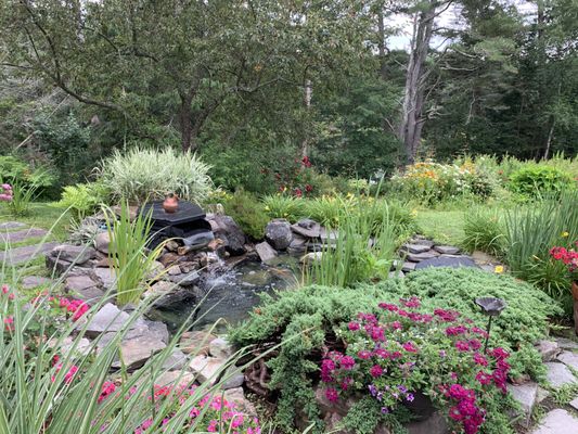 Expansive gardens right on the ocean.