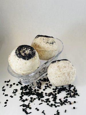 Salt Signature Bath Bomb