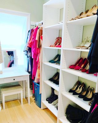 Gorgeous & decluttered walk-in closet