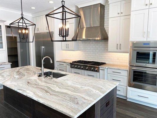 Backsplash white beveled.