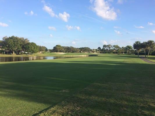 Classic course hole#18 from the tee box. Beautiful day to play golf in the middle of November.