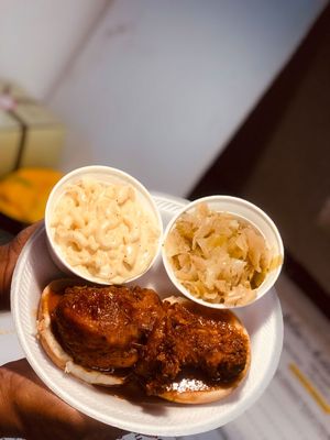 MAC-ATTACK Chicken leg, cabbage and Mac and cheese