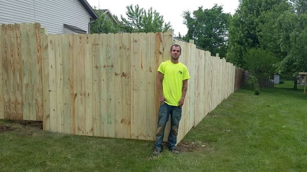 Photo # 3 of new fence Time: 1 day