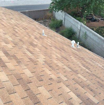 Before picture showing old roof with 3-tab Shingles.