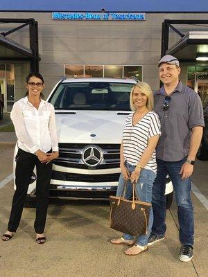 Congratulations to Scott & Julia Grigory on the purchase of your Mercedes-Benz! That illuminated star sure looks nice :)