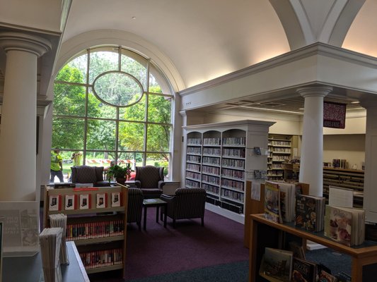 Easton Public Library