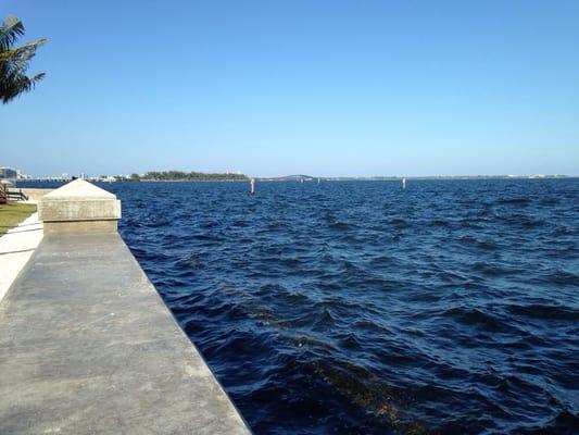 This church overlooks the bay.