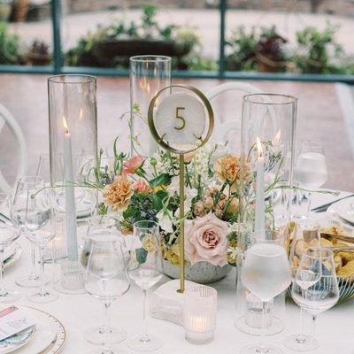 I'm still obsessing over this stunning, purposefully planned tablescape design by @jessicaashleyevents