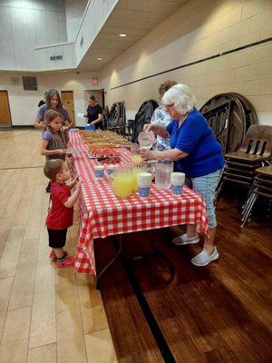 Summer VBS dinner time