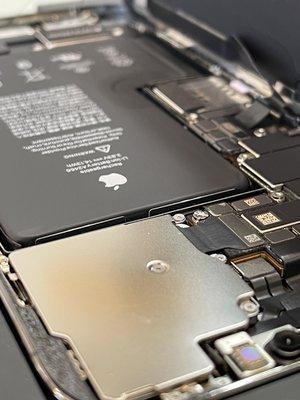 iPhone 12 Pro Max being Repair