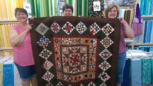 Karen visiting from Nova Scotia with her Aunt Lucy quilt!