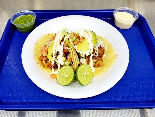 Tacos de pescado y camarón