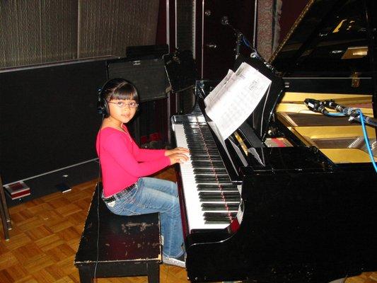 Camila during a Beginner Piano Lessons  |