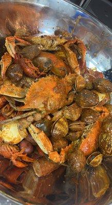 Blue crab/ clams/ crawfish/ sausage/boiled egg