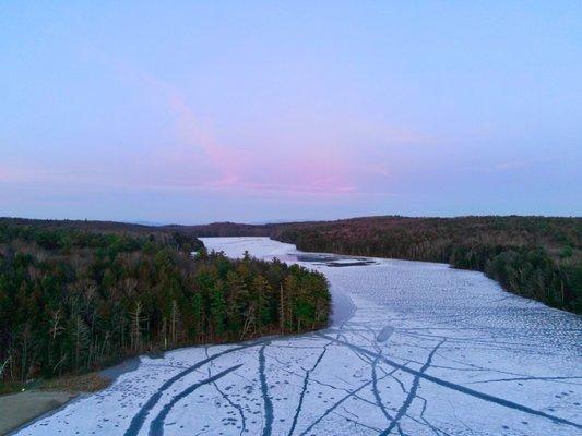 Frozen lake，forest