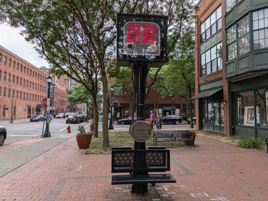 24-Second Shot Clock monument, Syracuse