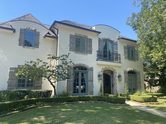 Stucco repair and painting