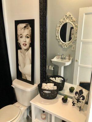 Bathroom Deets