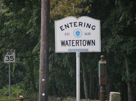 Entering Watertown from Waltham. The other side can be seen here.