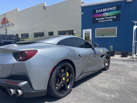 Ferrari - black out wheels