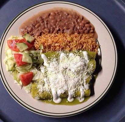 Enchiladas verdes con queso