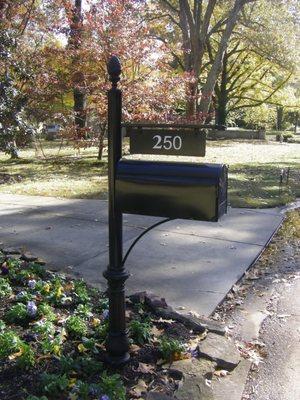 Audubon Mail Stand Medium Size Mailbox