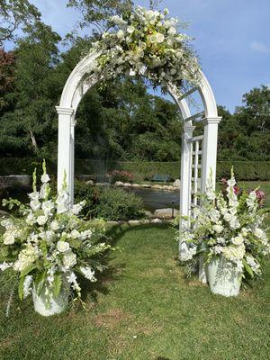 Summer Wedding Floral Decor