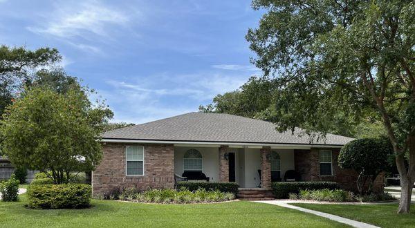 Stonebridge architectural shingles in Weathered Wood.