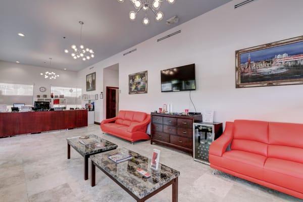 Our inviting lobby full of snacks, magazines and drinks while you wait.