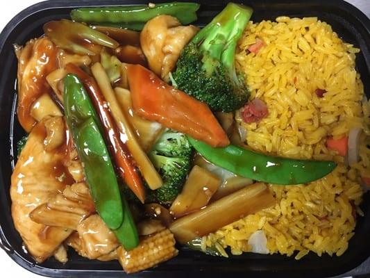 Chicken mix veg combo with pork fried rice egg roll on the side $6.95 highly recommend