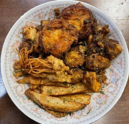 Fried mushroom combo bowl with cajun fries