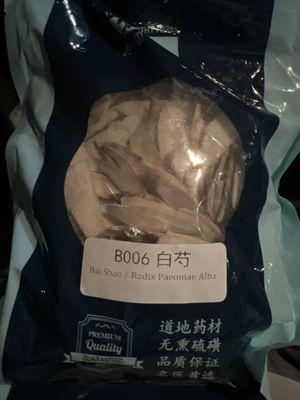 White Peony root slices for decoction.